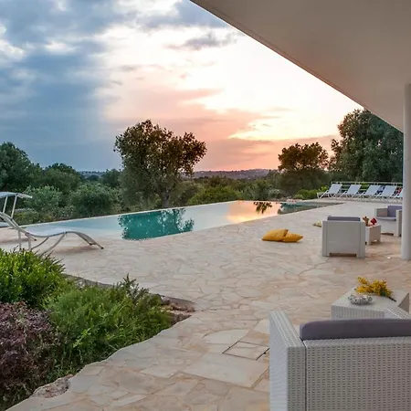 Sleeps 6 Pool Air Con Wifi Villa